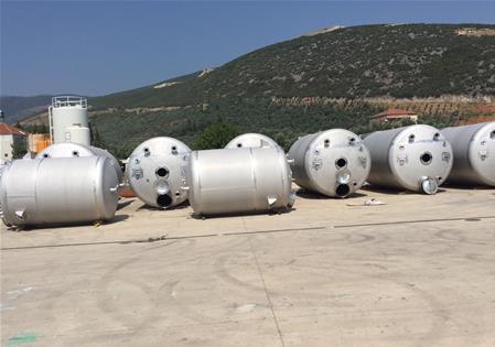 Paslanmaz Tanklar